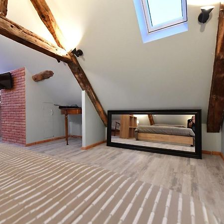 Loft Sous Les Combles - Loft Under The Rafter Apartment Родез Екстериор снимка