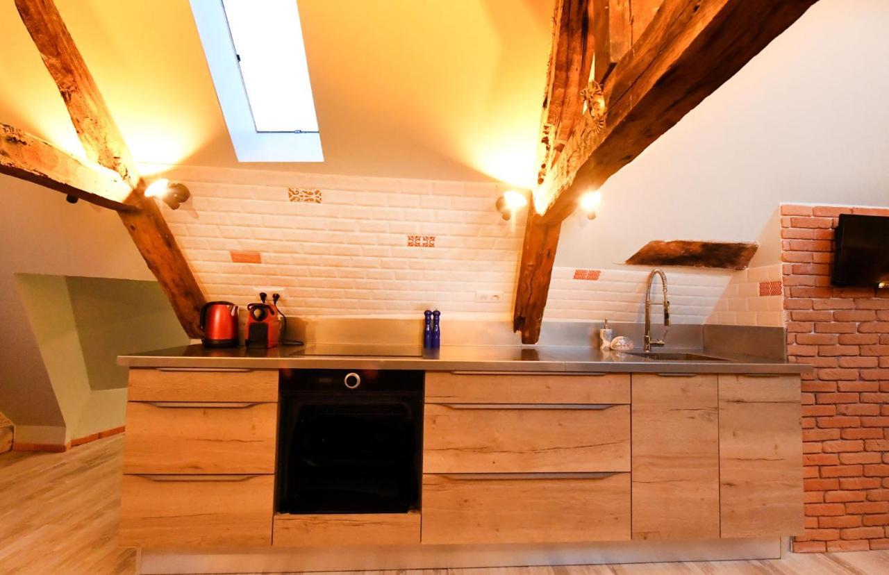 Loft Sous Les Combles - Loft Under The Rafter Apartment Родез Екстериор снимка